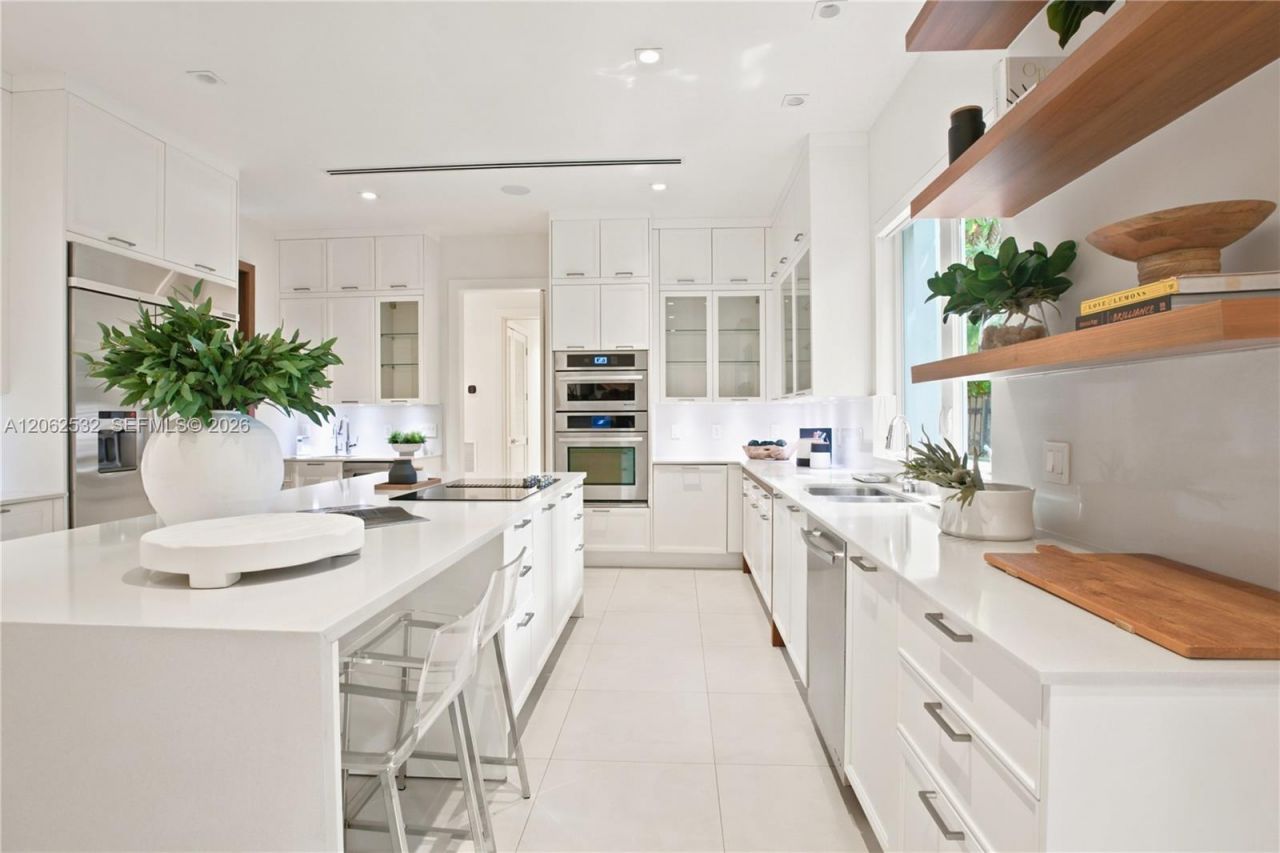 2820 Brickell Ave, Miami, FL 33129 Photo