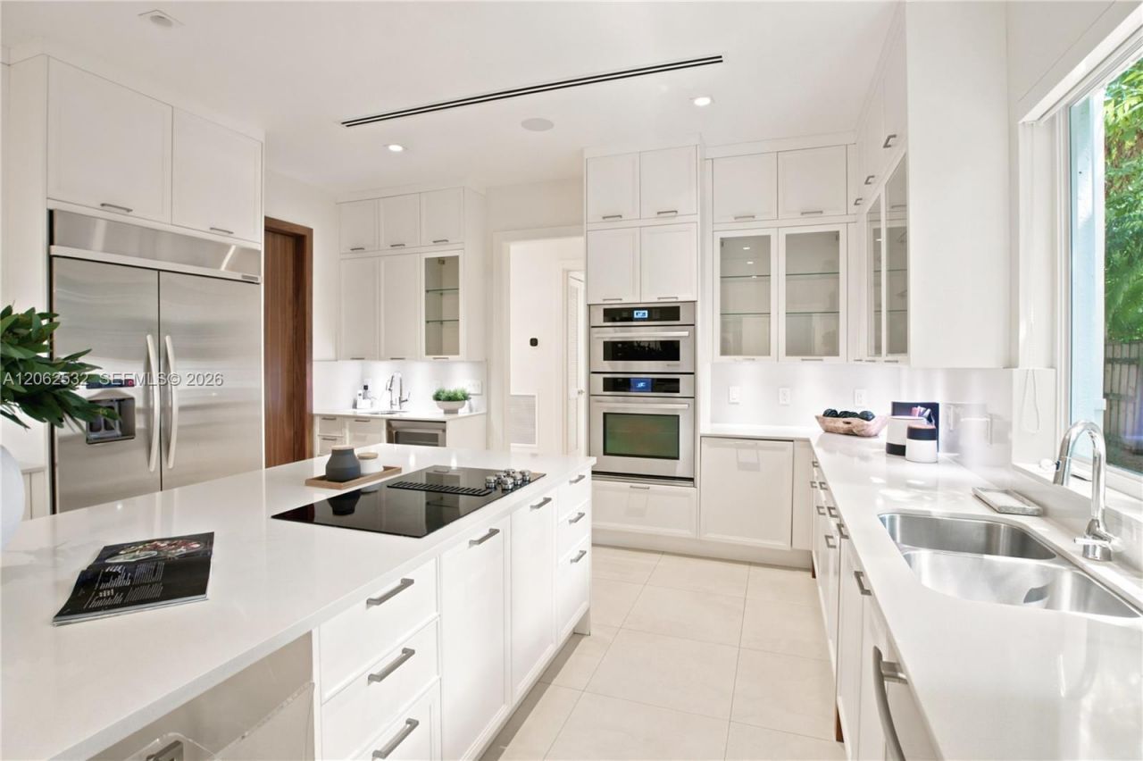 2820 Brickell Ave, Miami, FL 33129 Photo