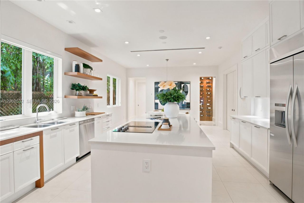 2820 Brickell Ave, Miami, FL 33129 Photo