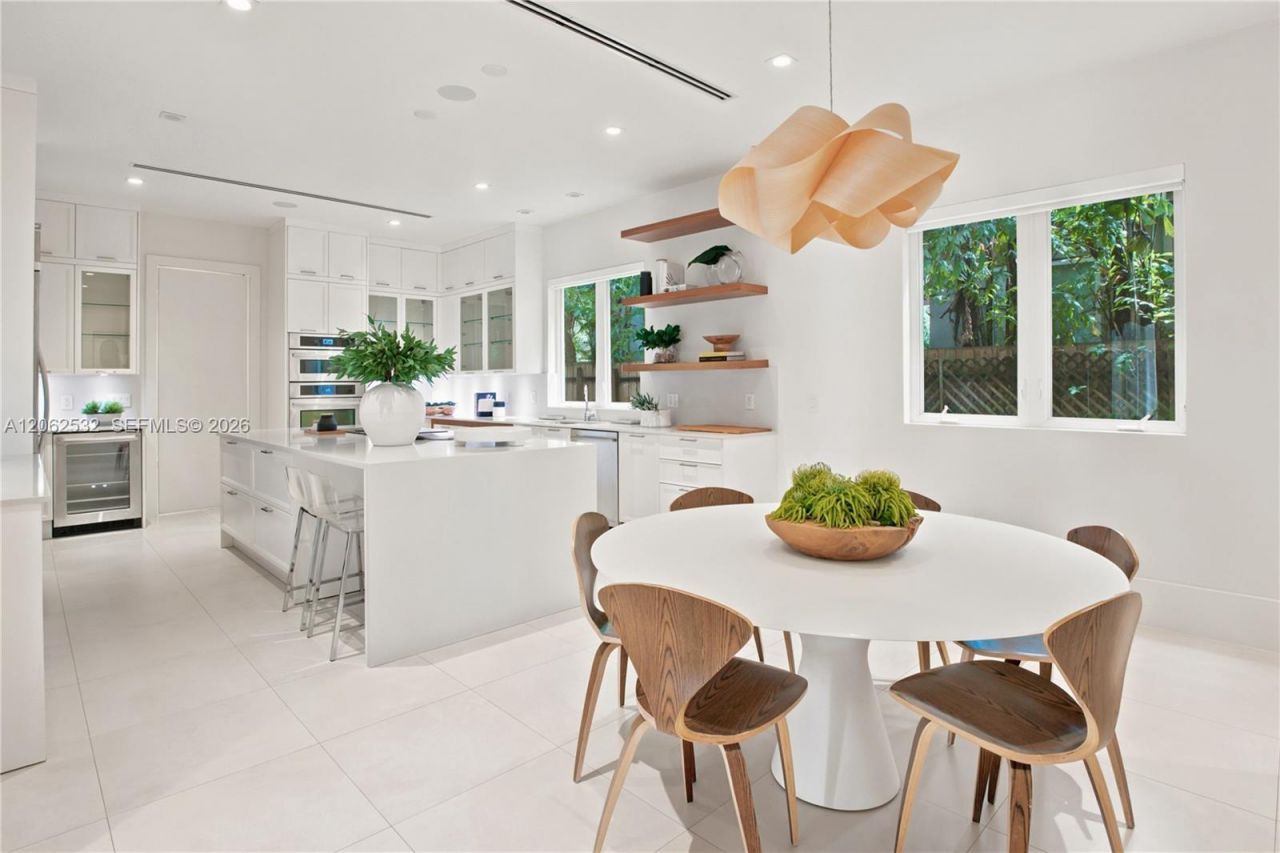 2820 Brickell Ave, Miami, FL 33129 Photo