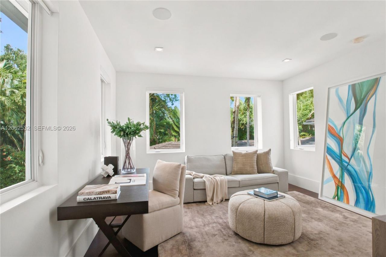 2820 Brickell Ave, Miami, FL 33129 Photo