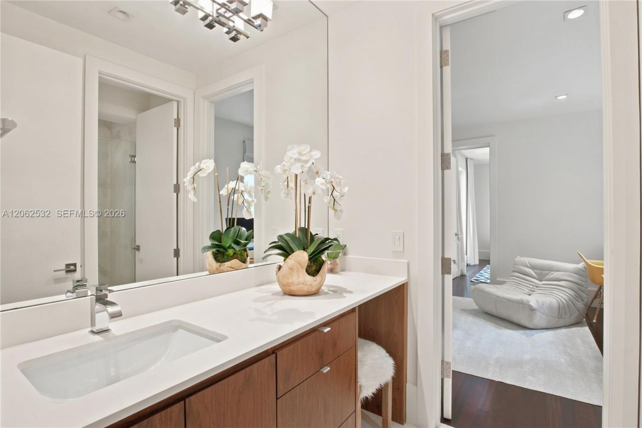 2820 Brickell Ave, Miami, FL 33129 Photo