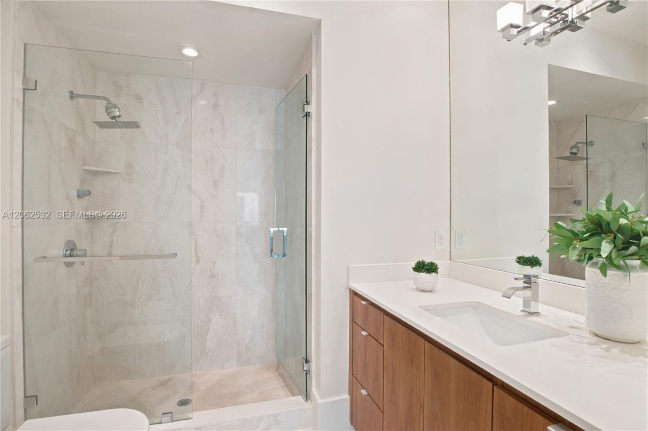 2820 Brickell Ave, Miami, FL 33129 Photo