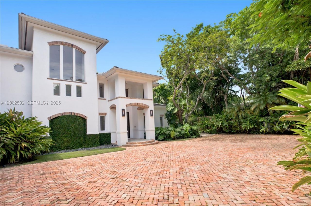 2820 Brickell Ave, Miami, FL 33129 Photo
