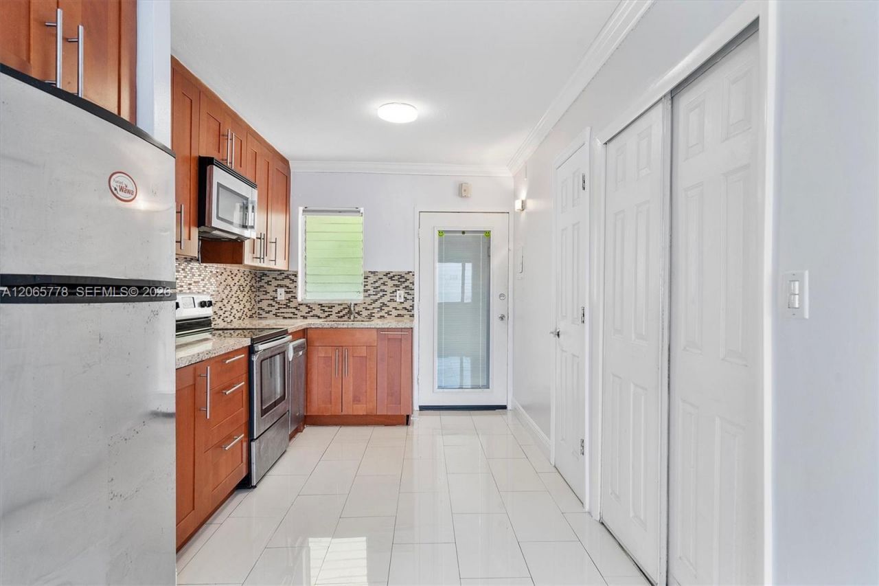 851 Meridian Ave , Unit 24, Miami Beach, FL 33139 Photo