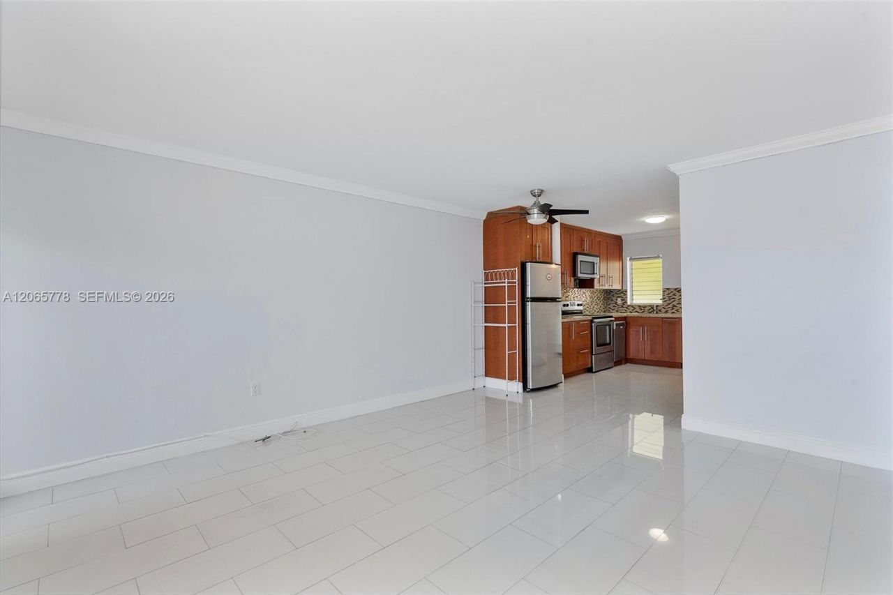 851 Meridian Ave , Unit 24, Miami Beach, FL 33139 Photo