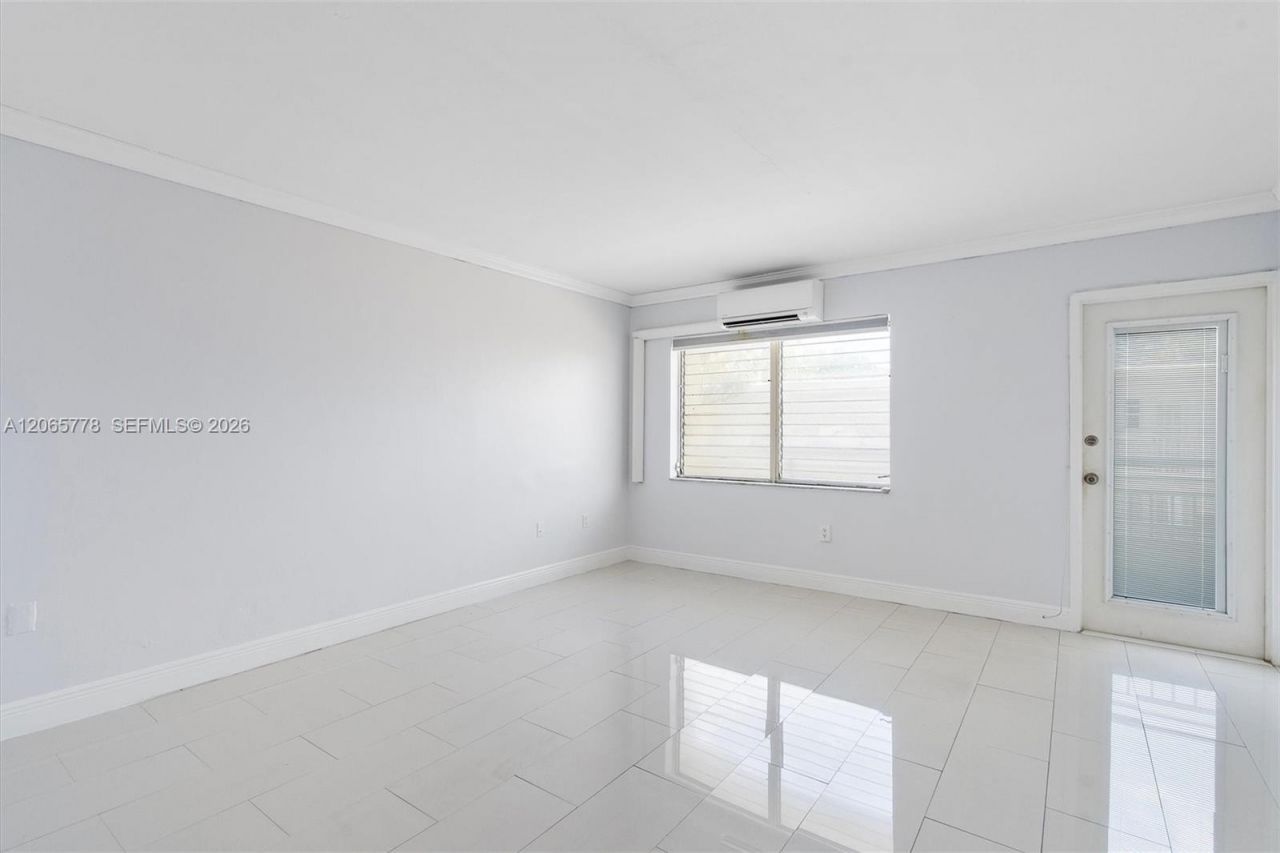 851 Meridian Ave , Unit 24, Miami Beach, FL 33139 Photo
