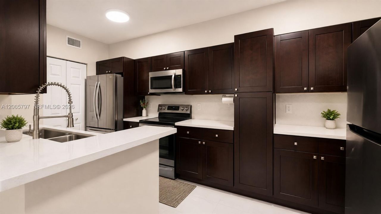 10294 S Fox Trail Rd S , Unit 704, Royal Palm Beach, FL 33411 Photo