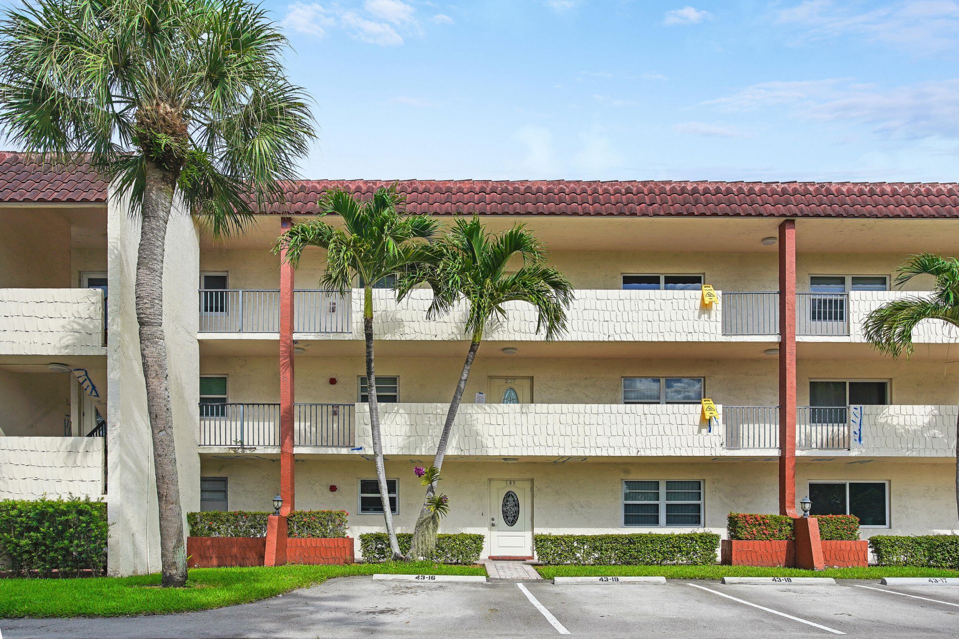 211 S Hollybrook Drive, Unit 107, Pembroke Pines, FL 33025 Photo