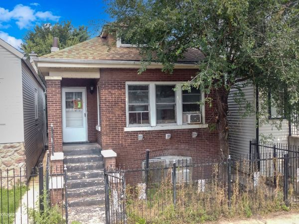 4928 W Congress Parkway, Chicago, IL 60644