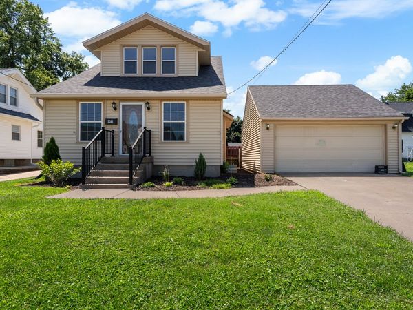 2301 Elm Street, Davenport, IA 52803