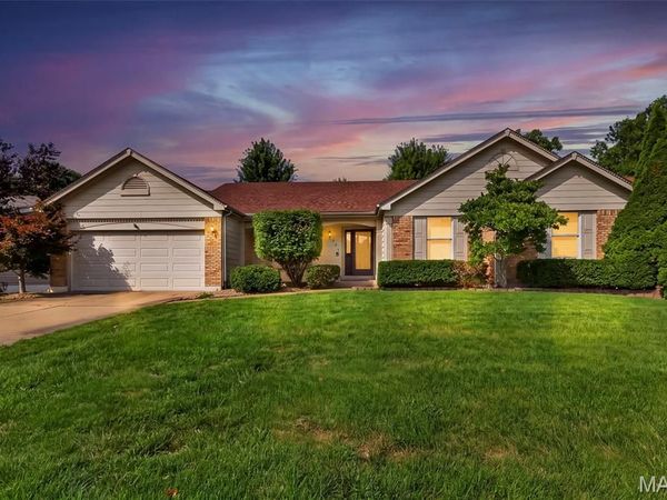 171 Hunters Pointe Drive , St Charles, MO 63304