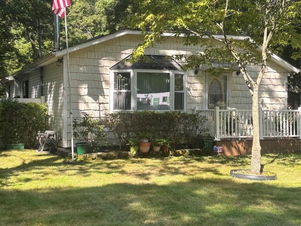 255 Auborn Avenue, Shirley, NY 11967