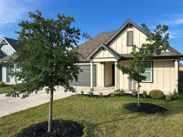 111 Sweetwater Creek LN, Hutto, TX 78634