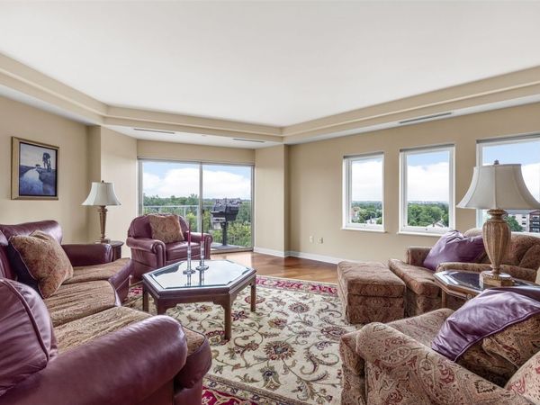111 Cottage Grove Avenue SE, Unit 502, Cedar Rapids, IA 52403