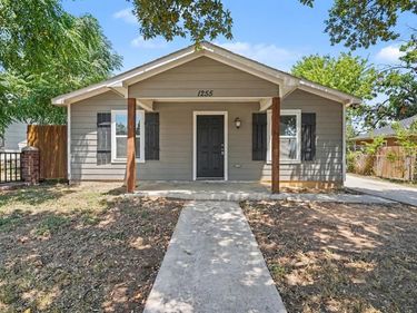 1255 E Davis Avenue, Fort Worth, TX 76104