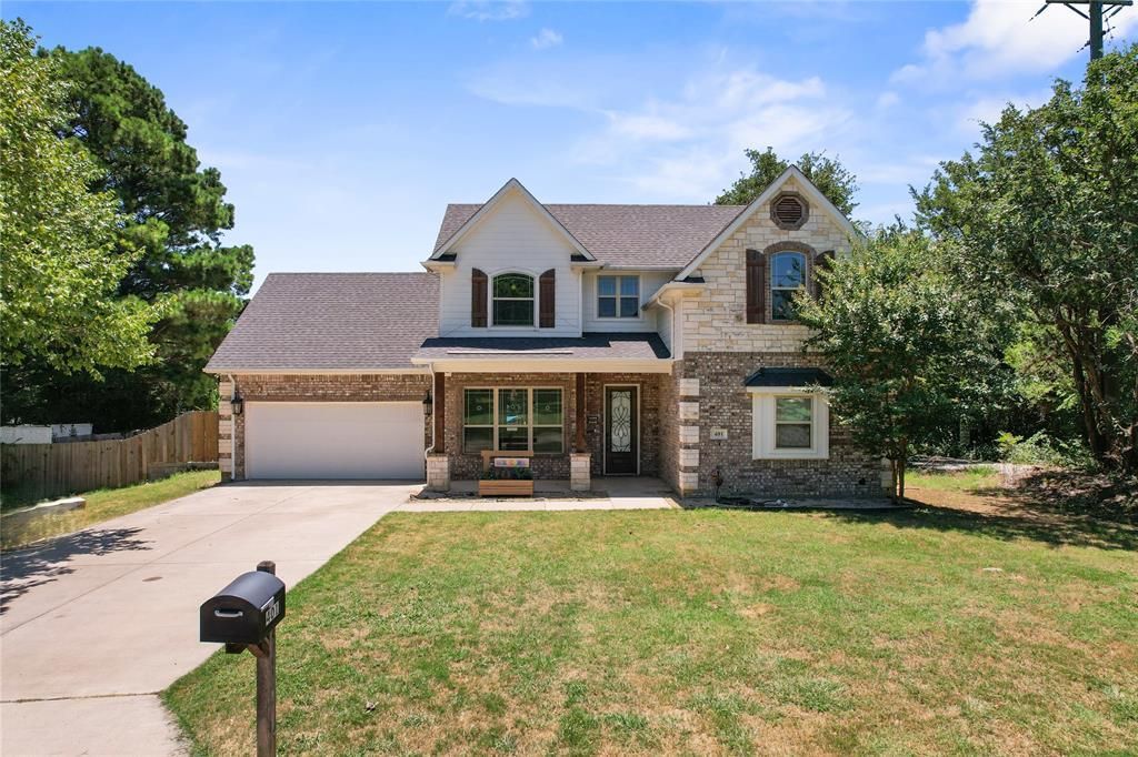 401 E Oakdale Street, Keene, TX 76059 Main Photo