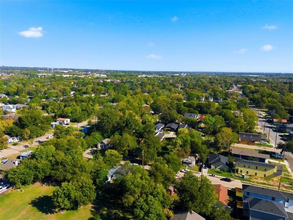 2715 Springdale Street , Dallas, TX 75210