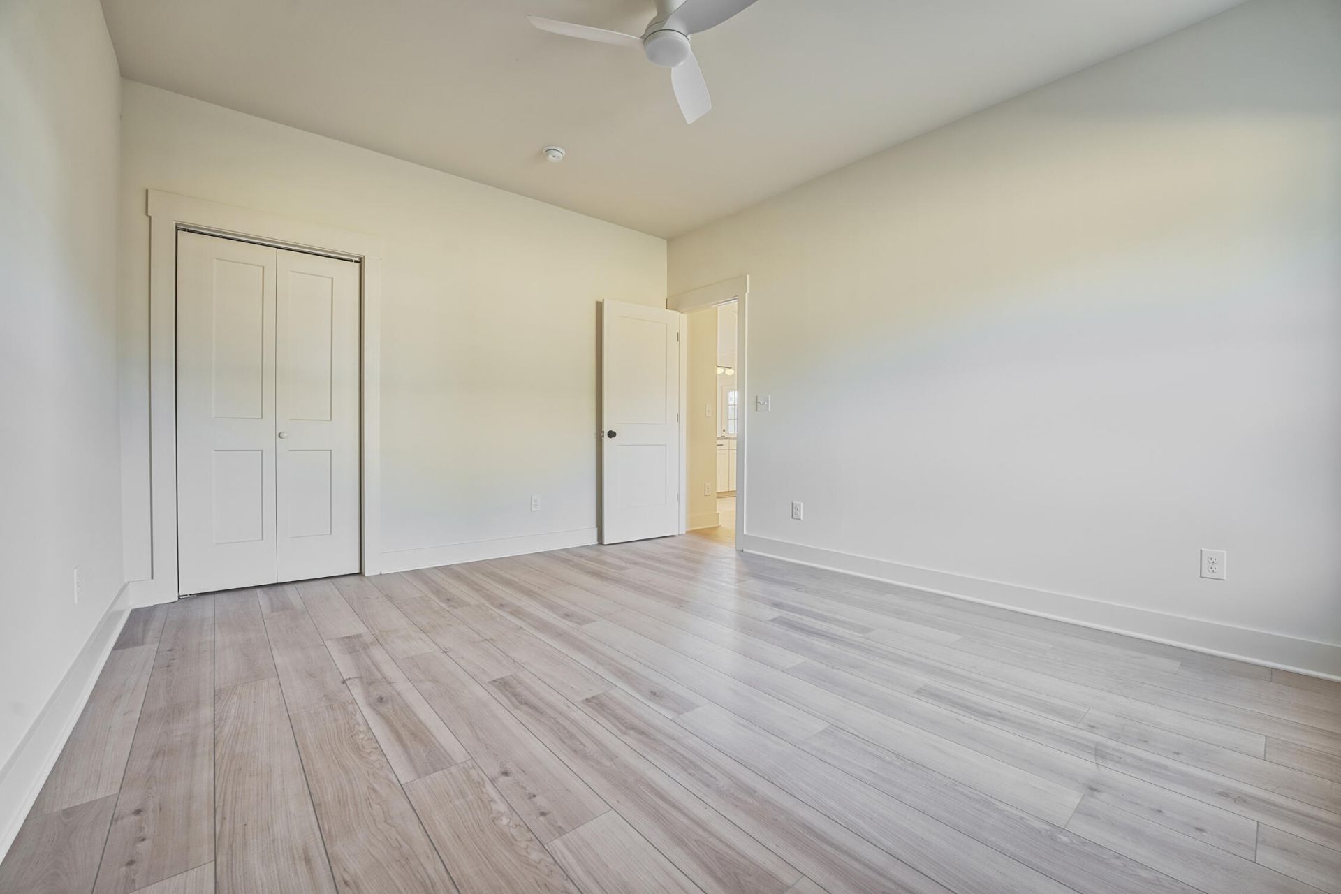 4829 Williams Avenue Photo 32