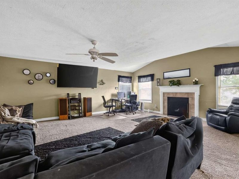 420 Belfair Drive , Galloway, OH 43119 Photo 3