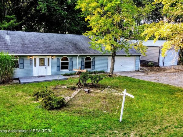 105 Algon Drive, Houghton Lake, MI 48629