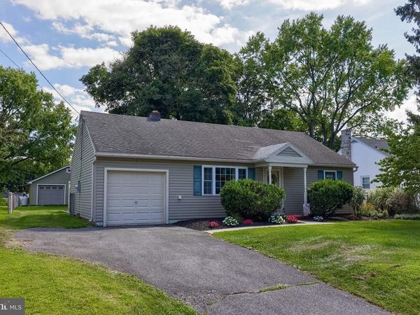 2576 GRAYSTONE ROAD, EAST PETERSBURG, PA 17520
