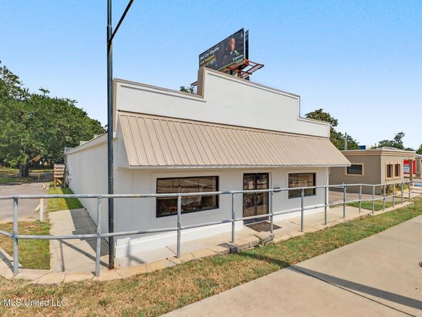 240 Courthouse Road, Gulfport, MS 39507