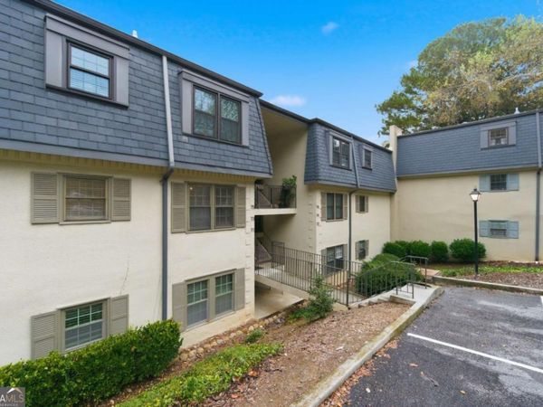 73 Montre Square, Atlanta, GA 30327