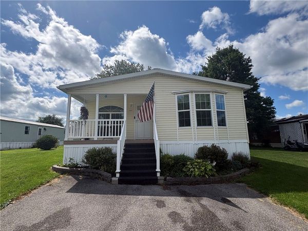 250 White Spruce Lane , Clifton Springs, NY 14432