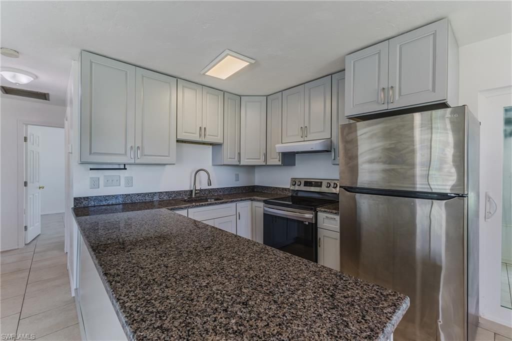 16593 Davis Rd , Fort Myers, FL 33908 Photo