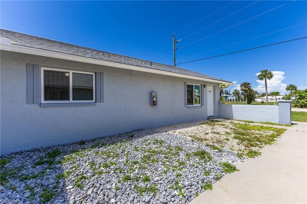 16593 Davis Rd , Fort Myers, FL 33908 Photo