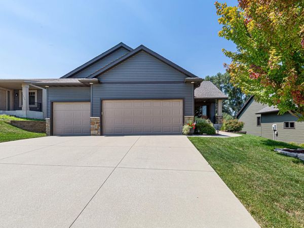 1285 Turnberry Drive SE, Rochester, MN 55904