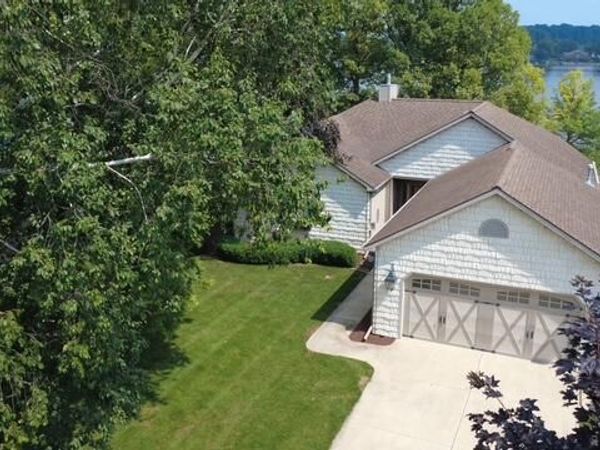 4240 Dawn Drive, Hillsdale, MI 49242