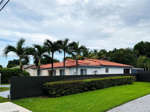6010 SW 19 ST , Miami, FL 33155