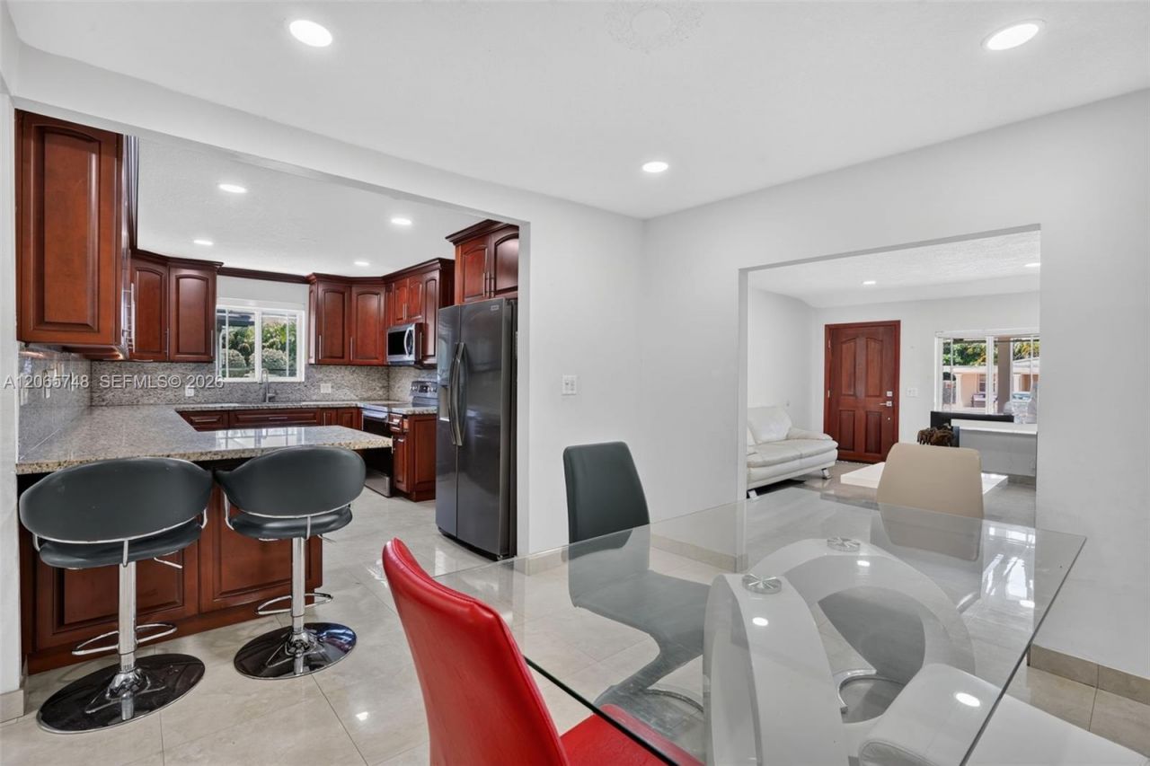 6010 SW 19 St, Miami, FL 33155 Photo