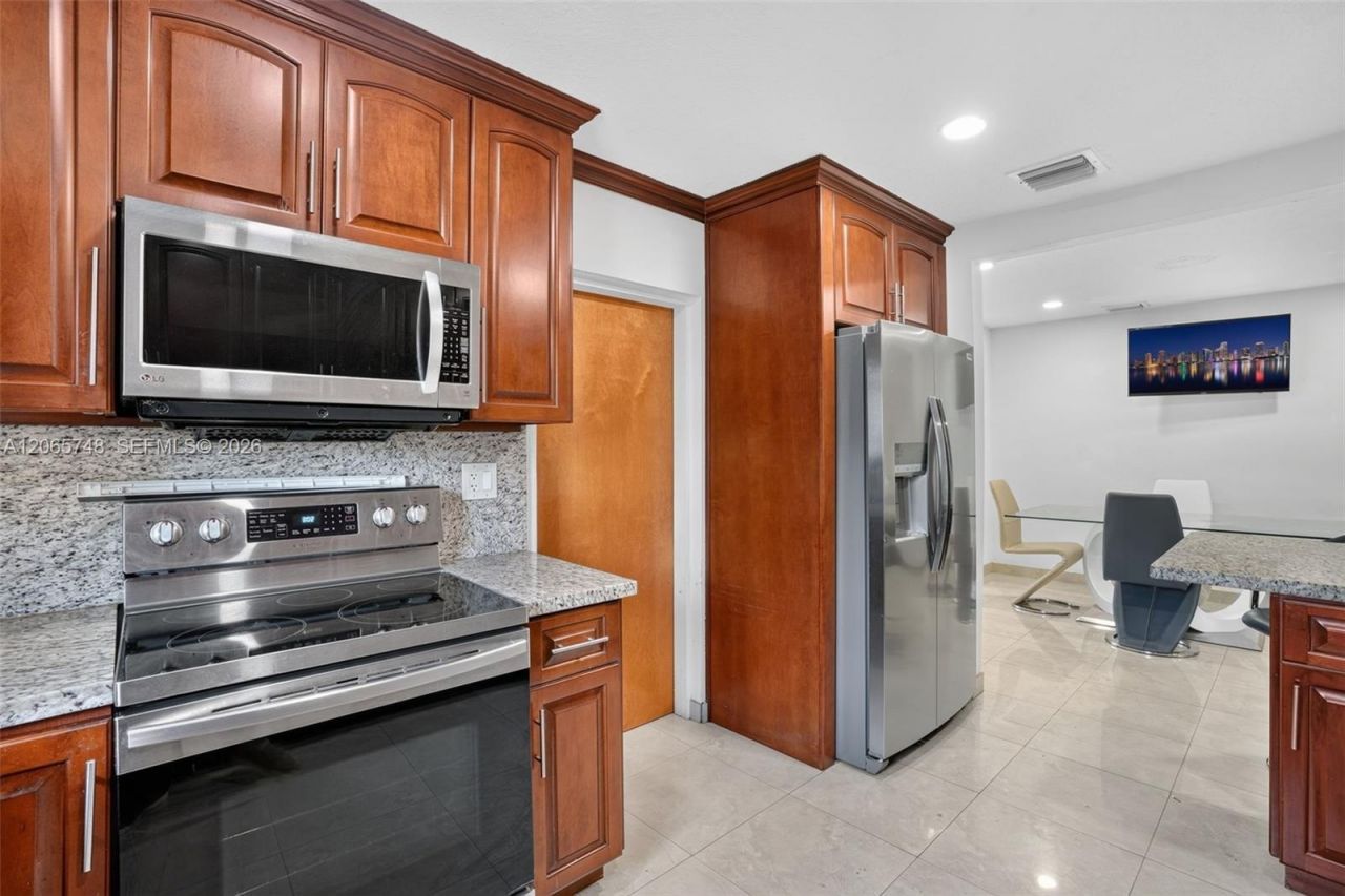 6010 SW 19 St, Miami, FL 33155 Photo