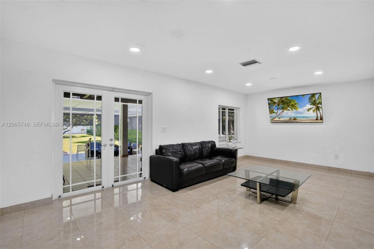 6010 SW 19 St, Miami, FL 33155 Photo