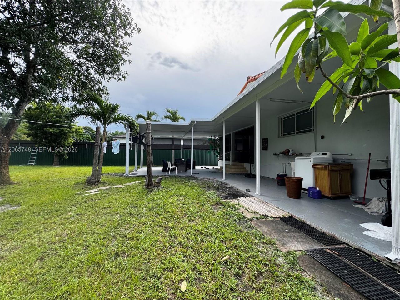 6010 SW 19 St , Miami, FL 33155 Photo
