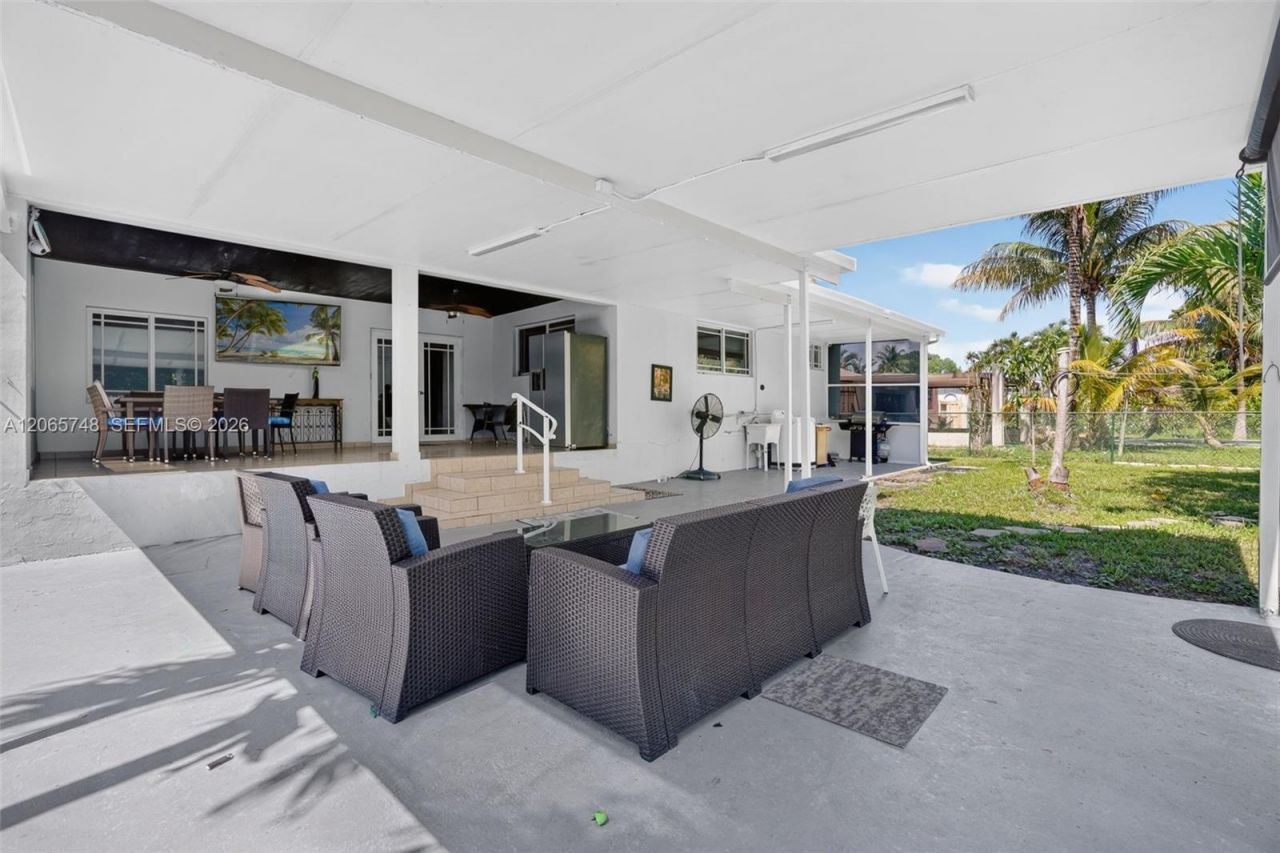 6010 SW 19 St, Miami, FL 33155 Photo