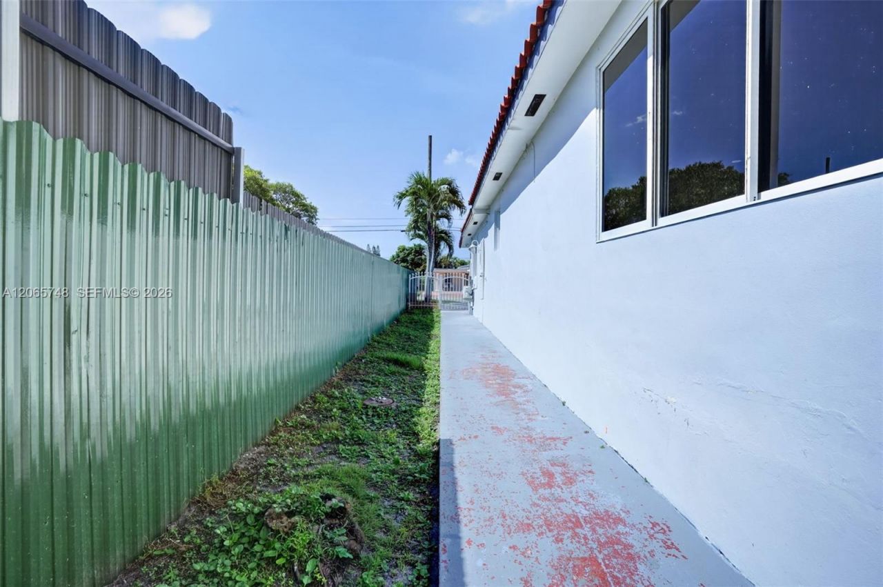 6010 SW 19 St, Miami, FL 33155 Photo