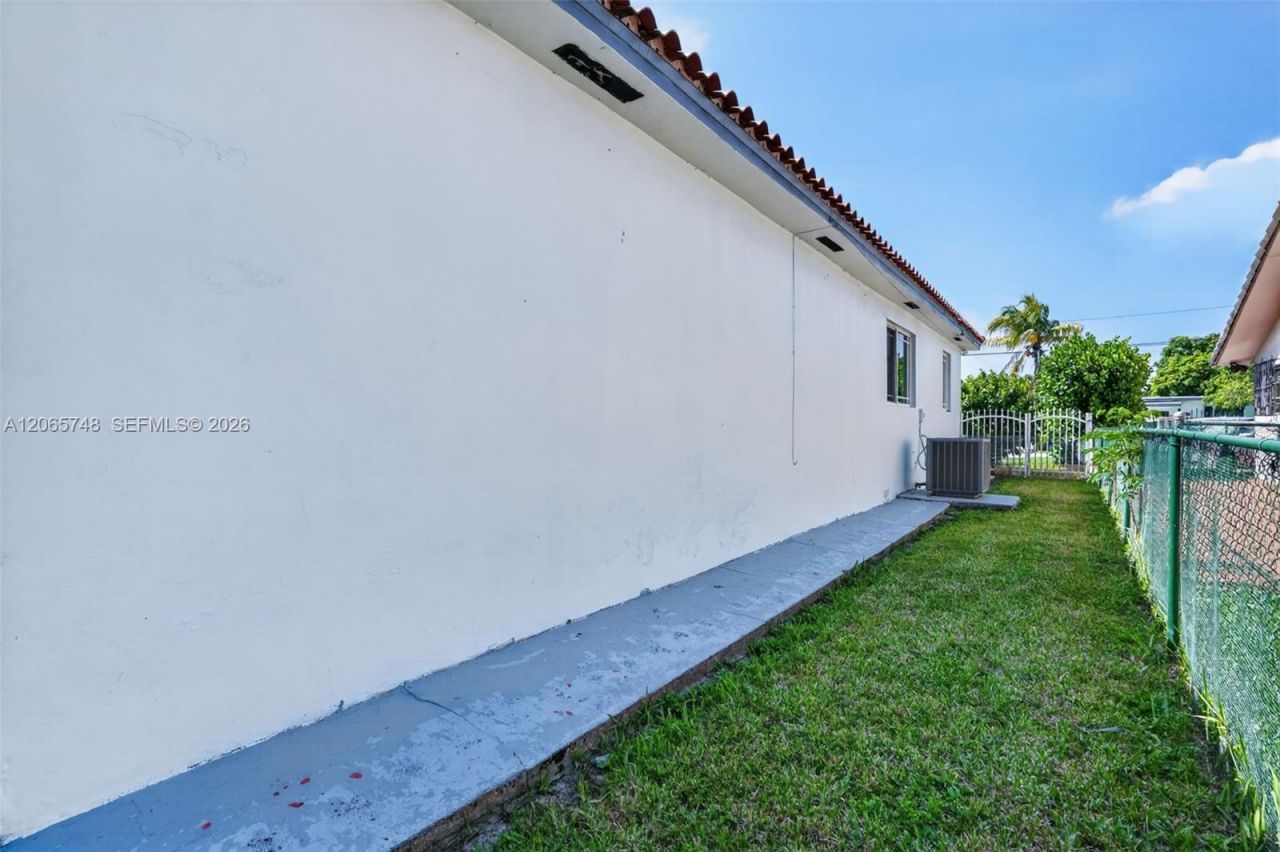 6010 SW 19 St, Miami, FL 33155 Photo