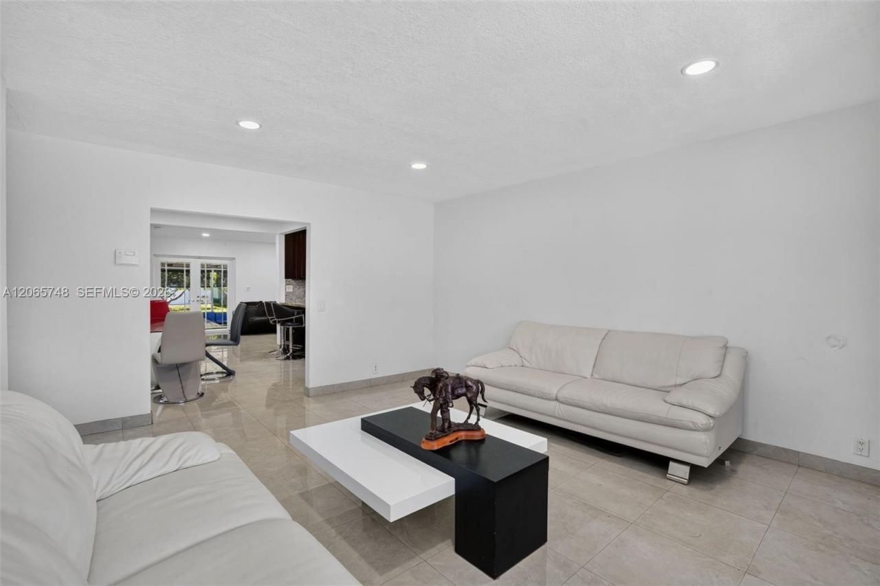 6010 SW 19 St, Miami, FL 33155 Photo