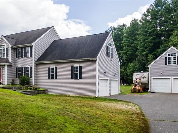 562 Mendon Rd, Sutton, MA 01590