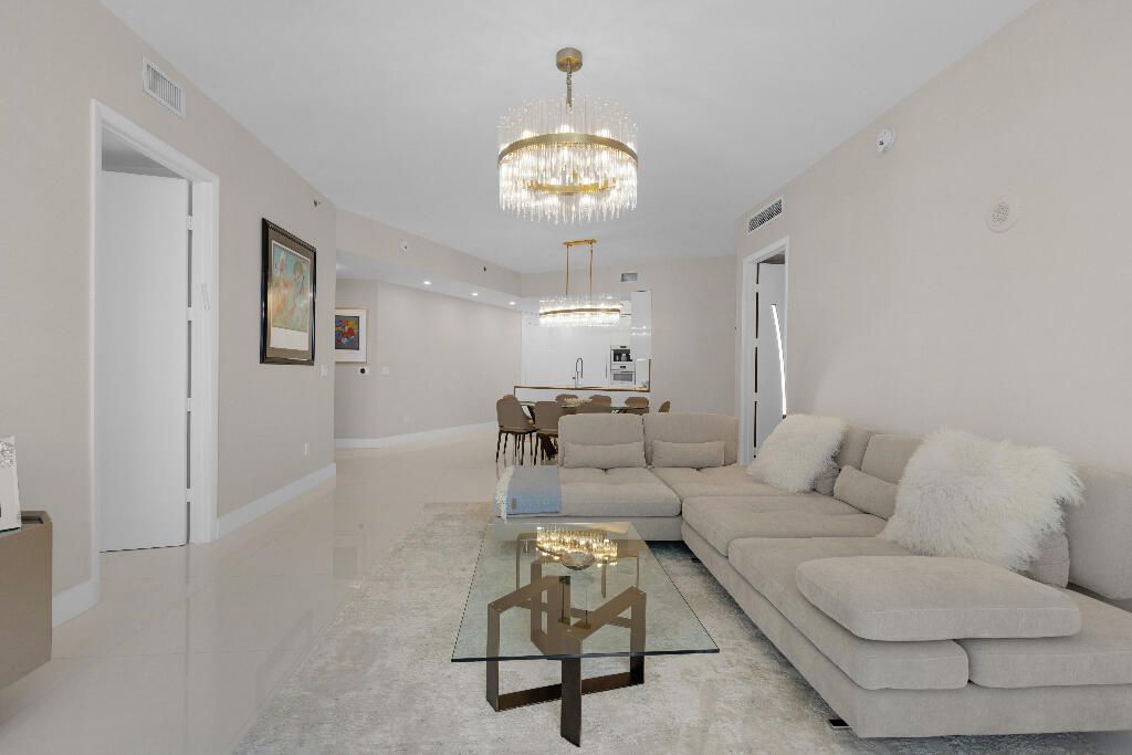 15811 Collins Avenue, Unit 2207, Sunny Isles Beach, FL 33160 Photo