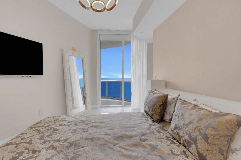 15811 Collins Avenue, Unit 2207, Sunny Isles Beach, FL 33160 Photo