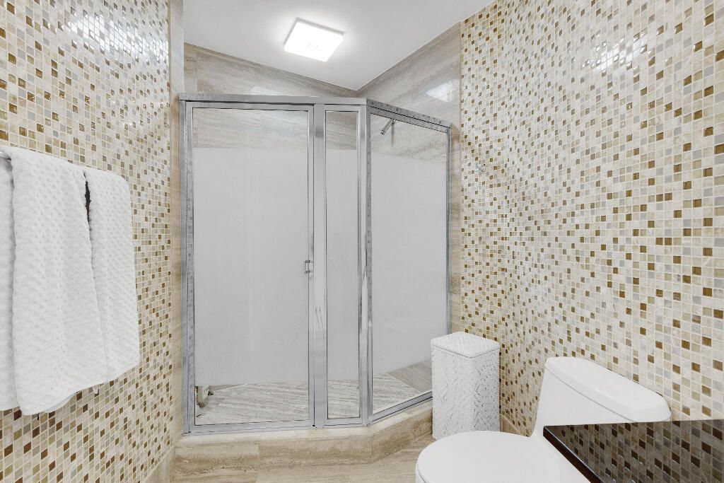 15811 Collins Avenue, Unit 2207, Sunny Isles Beach, FL 33160 Photo