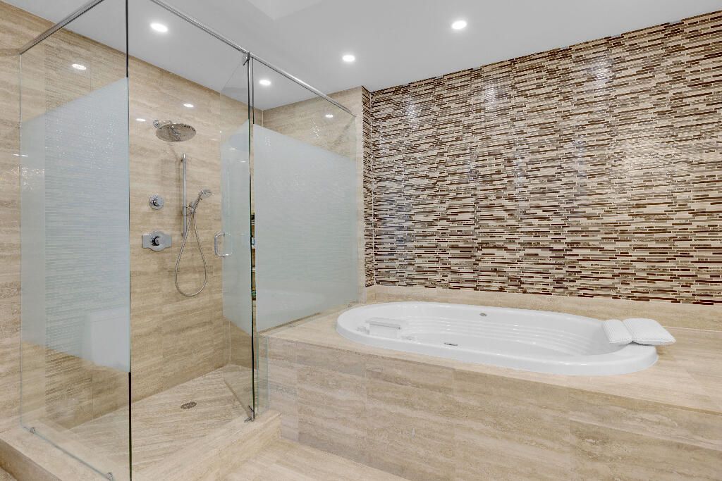 15811 Collins Avenue, Unit 2207, Sunny Isles Beach, FL 33160 Photo
