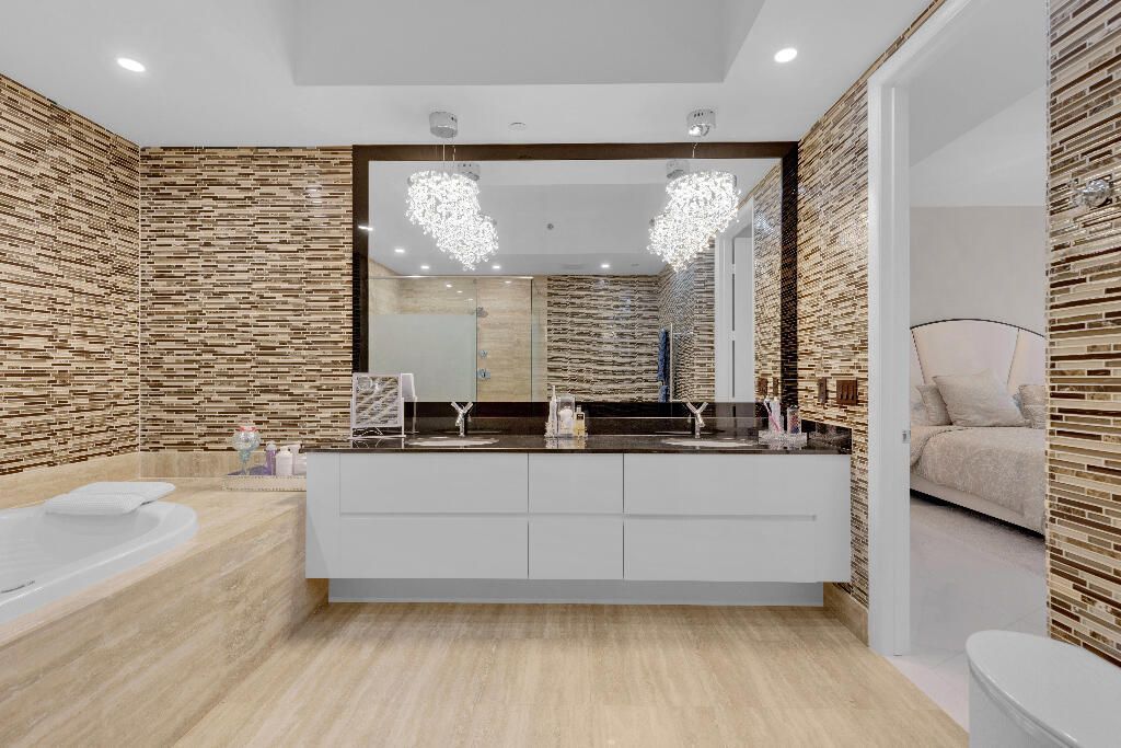15811 Collins Avenue, Unit 2207, Sunny Isles Beach, FL 33160 Photo