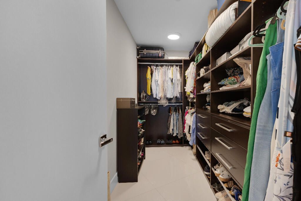 15811 Collins Avenue, Unit 2207, Sunny Isles Beach, FL 33160 Photo