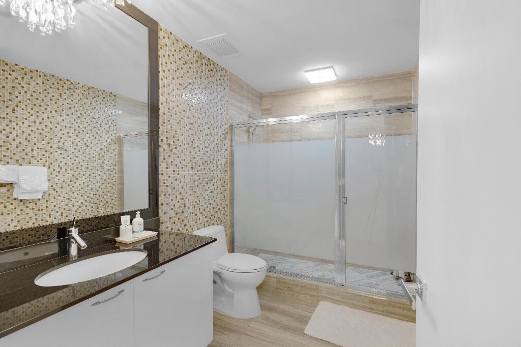 15811 Collins Avenue, Unit 2207, Sunny Isles Beach, FL 33160 Photo